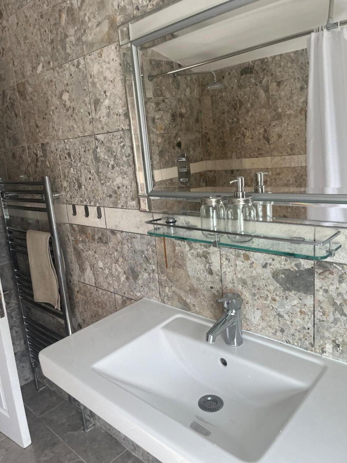 City Reach Retreat Spacious 4Bed House Startford Maryland Great Transport Links Лондон Екстериор снимка