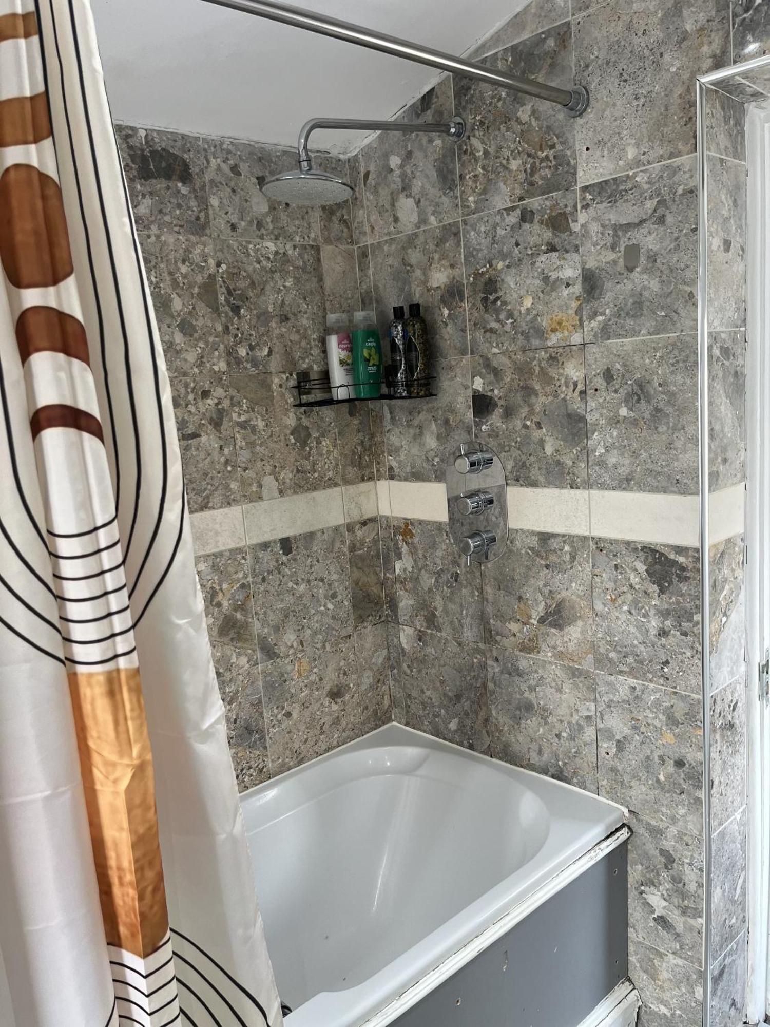 City Reach Retreat Spacious 4Bed House Startford Maryland Great Transport Links Лондон Екстериор снимка
