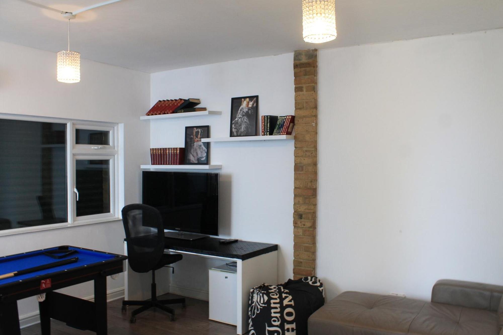 City Reach Retreat Spacious 4Bed House Startford Maryland Great Transport Links Лондон Екстериор снимка